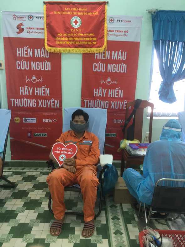 Hiến máu tình nguyện